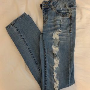 Distressed skinny jeans